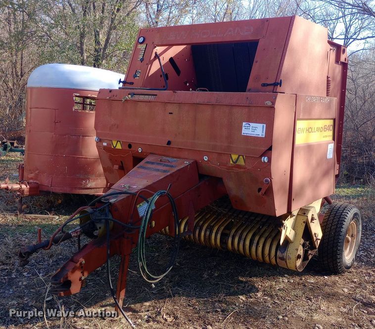 1993 New Holland 640 round baler - DW0989