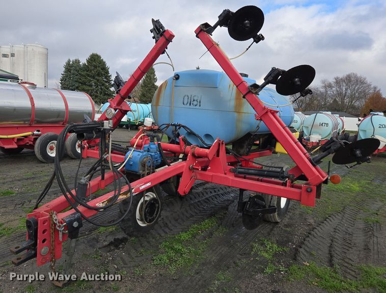 Liquid fertilizer applicator - DX1533