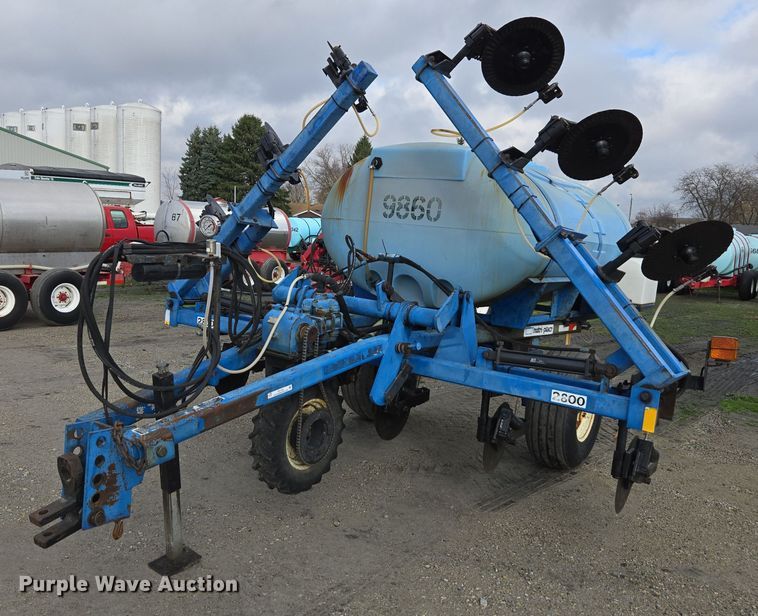 DMI 2800 liquid fertilizer applicator - DX1534