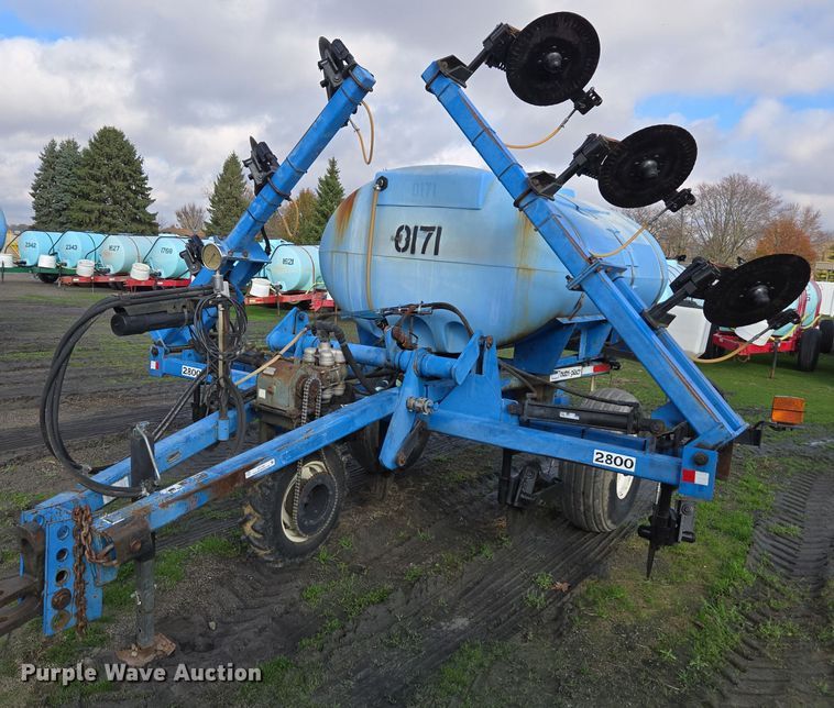 Case 2800 liquid fertilizer applicator - DX1535