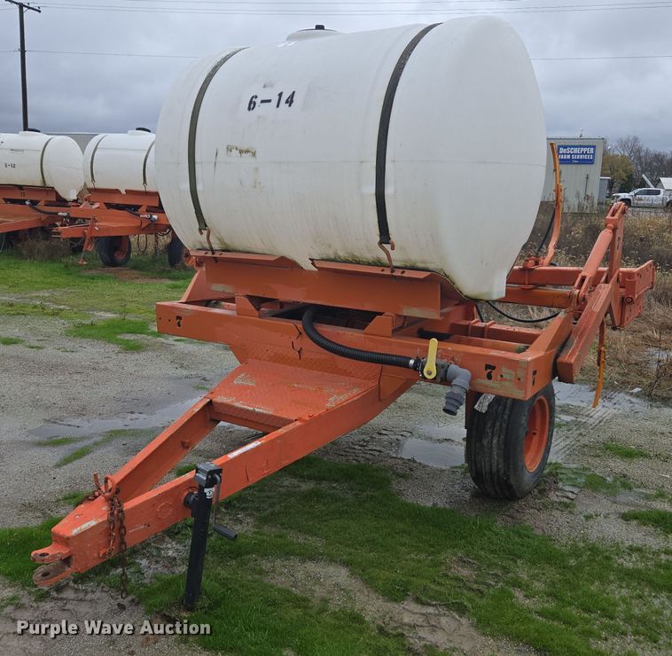 Clark liquid fertilizer applicator - DX1577