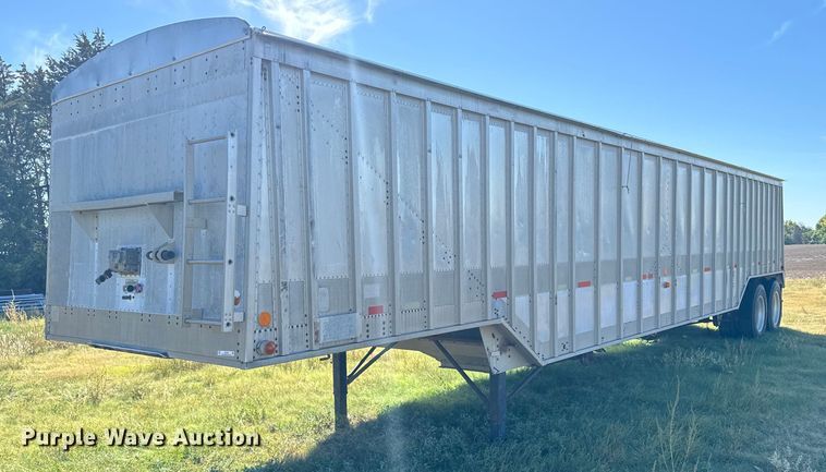 1989 Cornhusker Grain Hopper grain trailer - DX3625