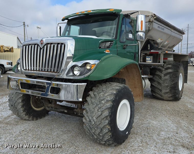 2014 International 7400 applicator truck - EE7947