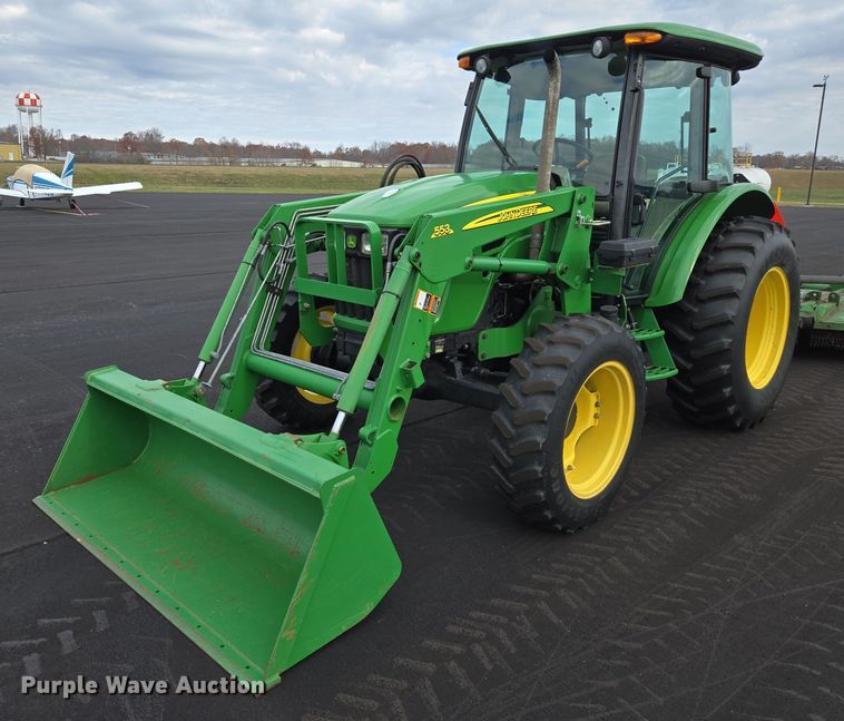 2011 John Deere 5083E MFWD tractor - EE7966