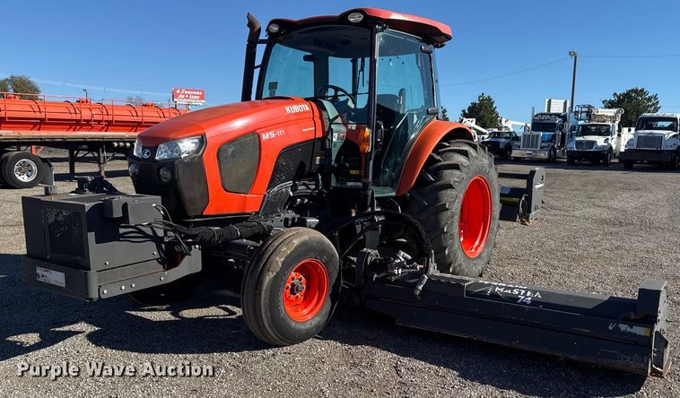 2015 Kubota M5-111F tractor - EG2293