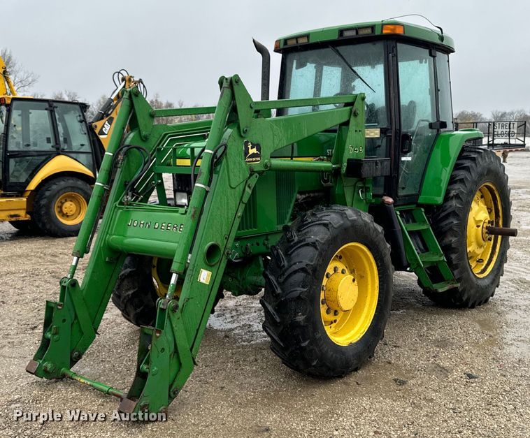 1997 John Deere 7410 MFWD tractor - EG6994