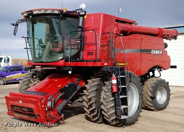 2018 Case IH 7240 combine - EG9971
