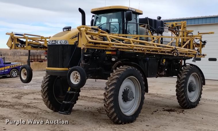 2015 RoGator RG1100B sprayer - EG9973
