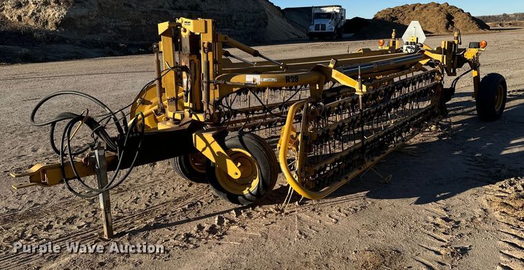 2002 Vermeer R28 hay rake - EG9982