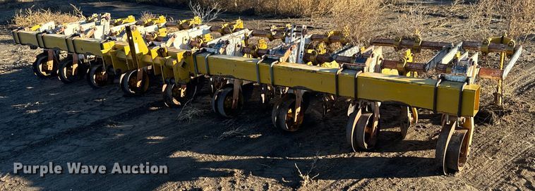 Row crop cultivator - EH0000