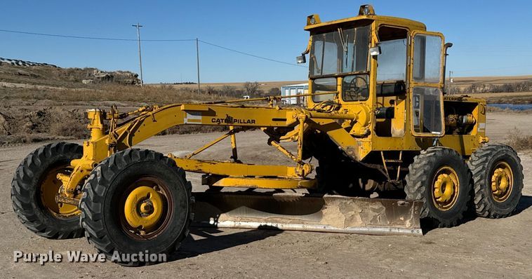 1965 Caterpillar  120 rigid frame motor grader - EH0017