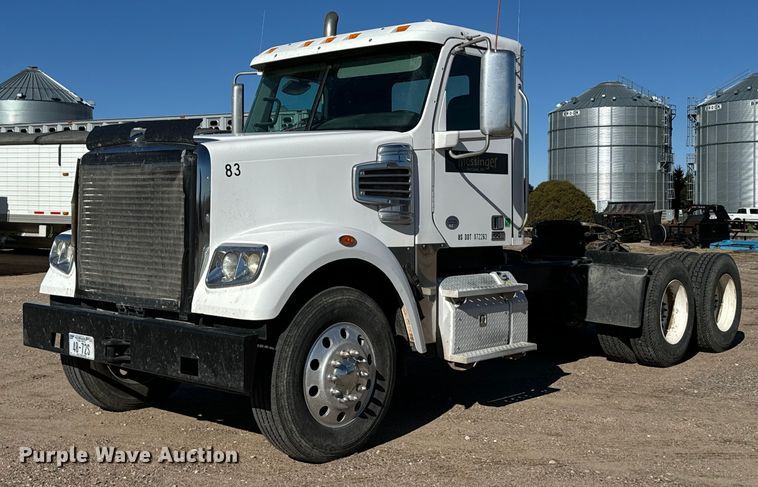 2015 Freightliner  Coronado semi truck - EH0020