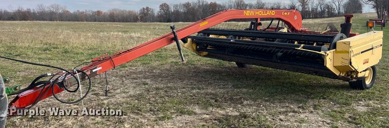 New Holland 1475 2300 Series swather / windrower - EH2931