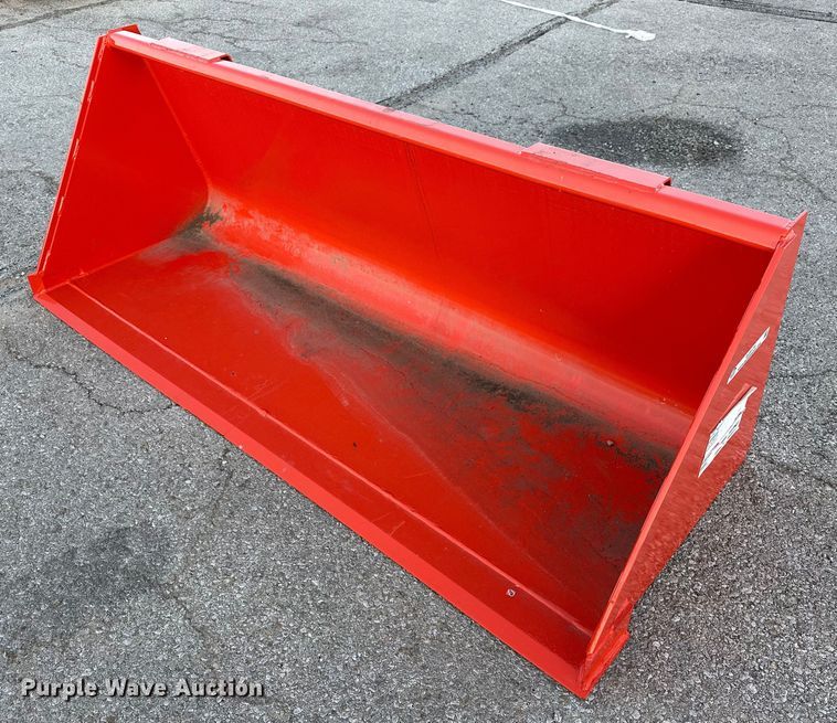 Kubota M1811 loader bucket - EJ5176