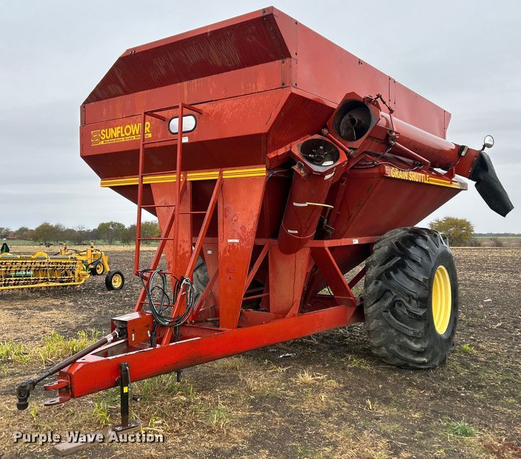 Richardton  8830  grain cart - EL6493