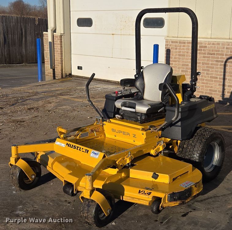 Hustler  Super Z ZTR lawn mower - EQ3762