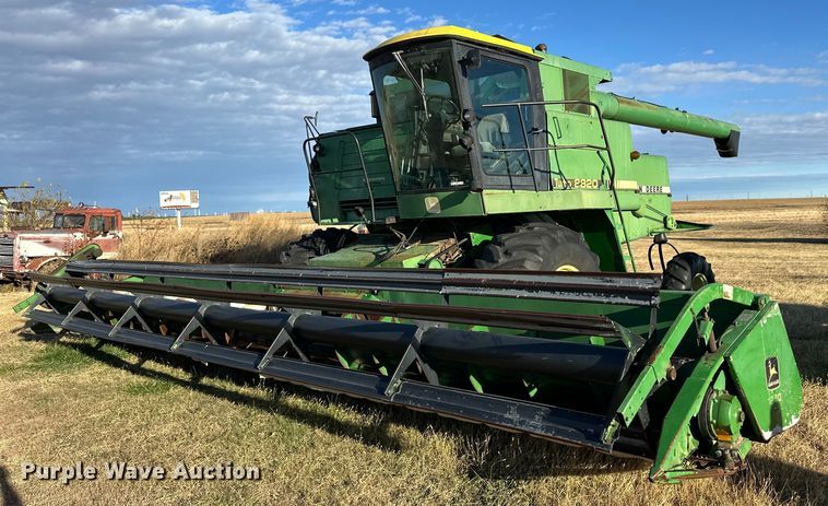 1983 John Deere 8820 Turbo combine - ER8331