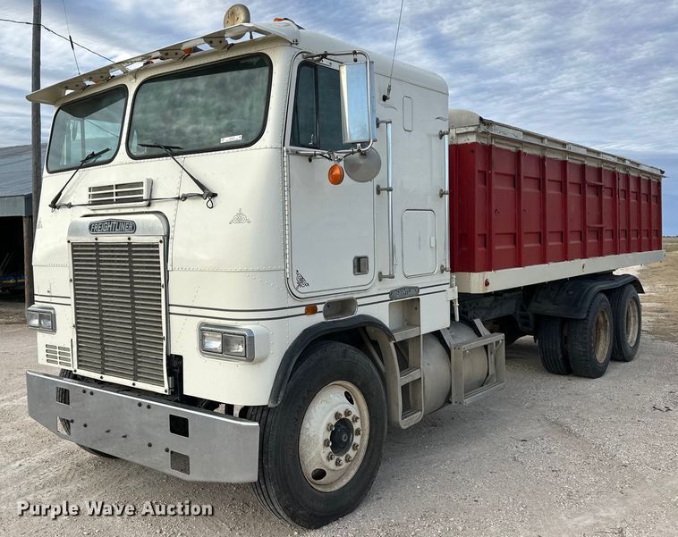 1985 Freightliner grain truck - ER8443