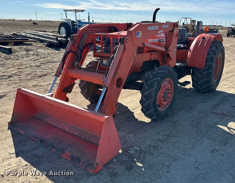 Kubota 9000 tractor - ER8463
