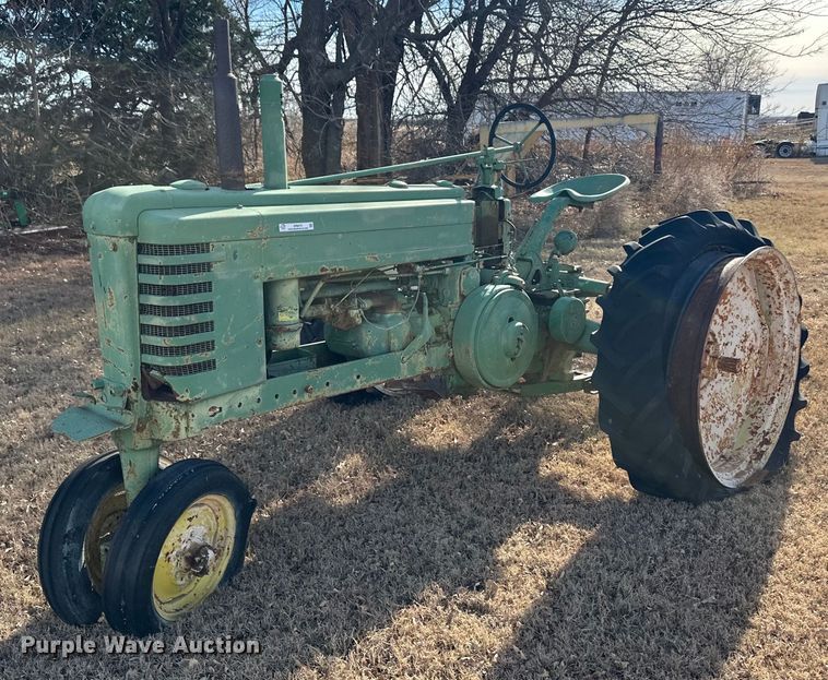 1946 John Deere B tractor - ER8474