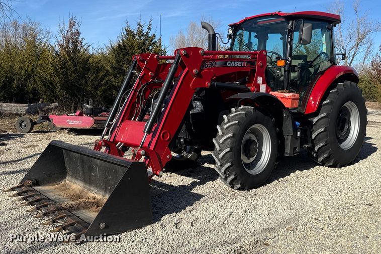 2017 Case IH Farmall 100C MFWD tractor - LH9375