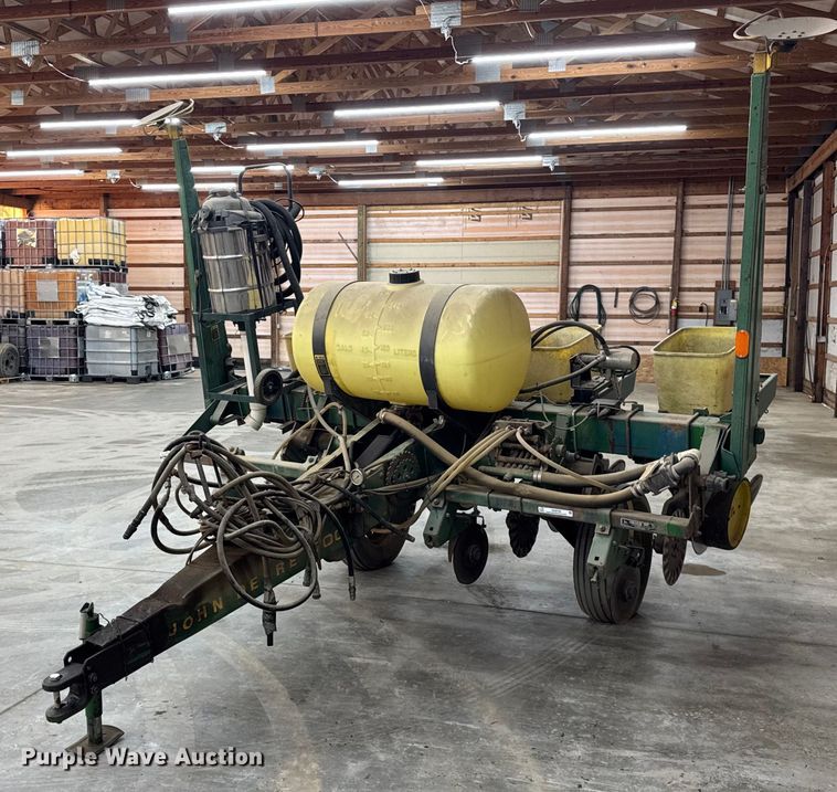 John Deere 7000 planter - OG9760
