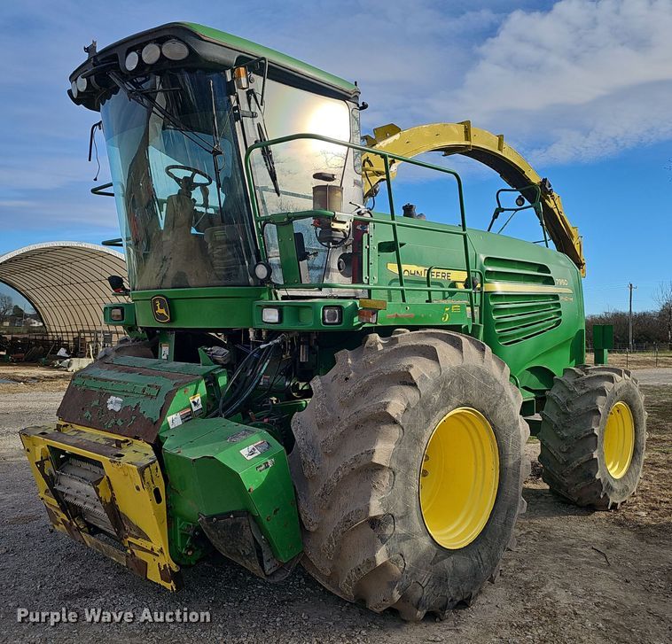 2011 John Deere 7950 forage harvester - OJ9165