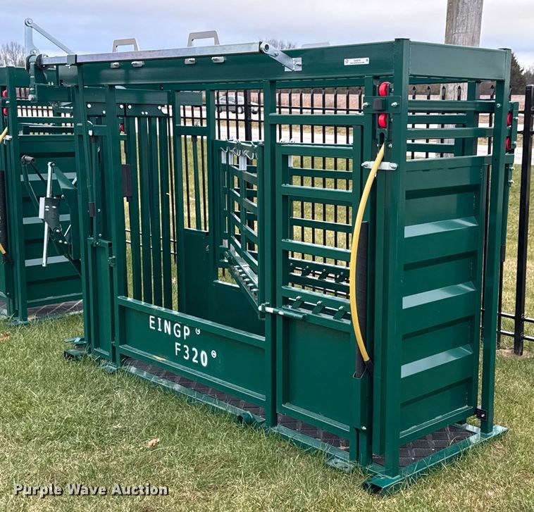EINGP F320 livestock squeeze chute - OJ9270
