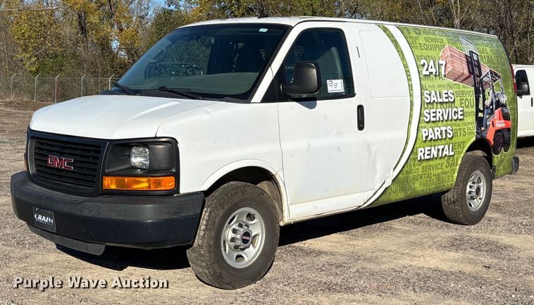 2015 GMC Savana G2500 van - DM1872