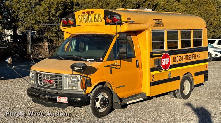 2000 GMC Savana G3500 school bus - DO0007