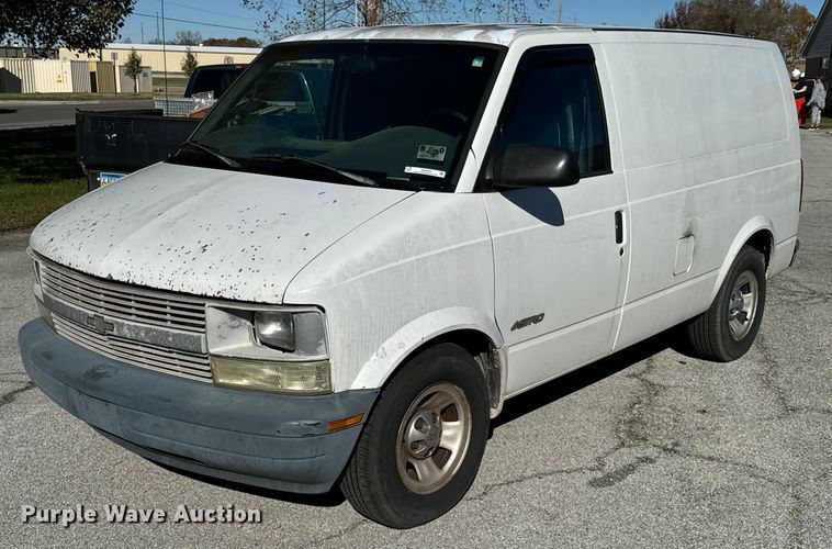 2001 Chevrolet Astro van - DO0504