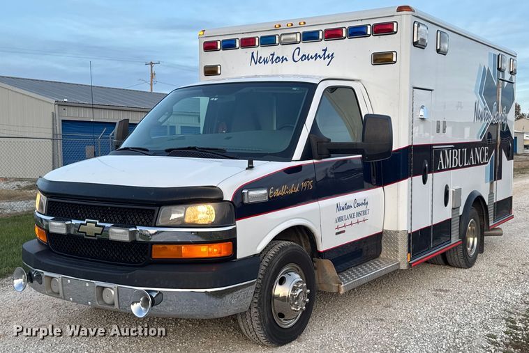 2016 Chevrolet Express 3500 ambulance - DO0547