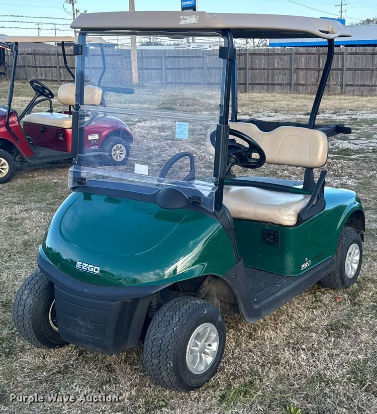 2019 E-Z-GO RXV golf cart - DO0578
