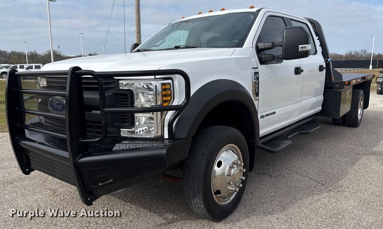 2019 Ford F450 Super Duty Crew Cab flatbed truck - DO7651
