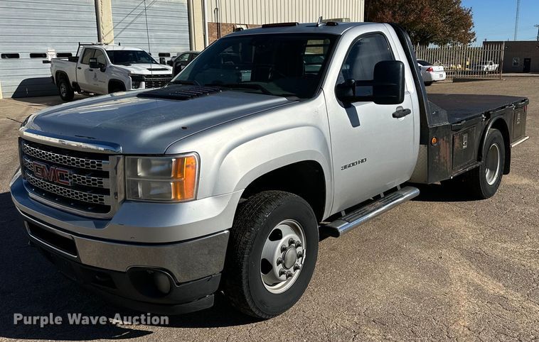 2012 GMC Sierra 3500HD flatbed pickup truck - DP5977