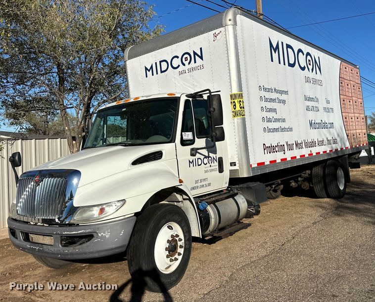 2016 International 4300  box truck - DP5991