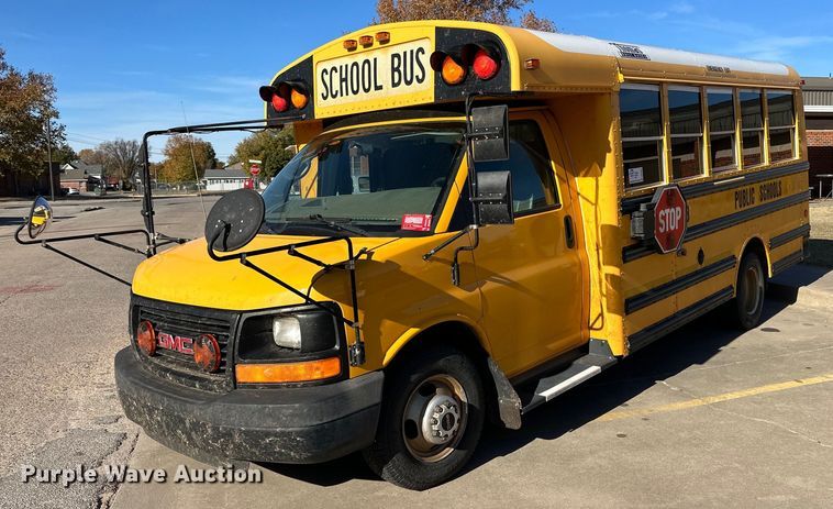 2009 GMC Savana school bus - DP5997