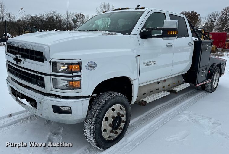 2019 Chevrolet  Silverado 4500HD Crew Cab flatbed truck - DP6785