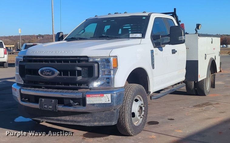 2020 Ford F350 Super Duty XL SuperCab utility bed pickup truck - DT6606