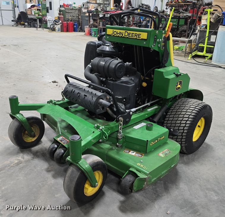 2016 John Deere 652R QuickTrak ZTR lawn mower - DV0167