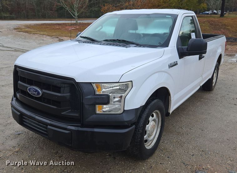 2016 Ford F150 pickup truck - DW1758