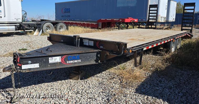 2015 Kaufman equipment trailer - DW3915
