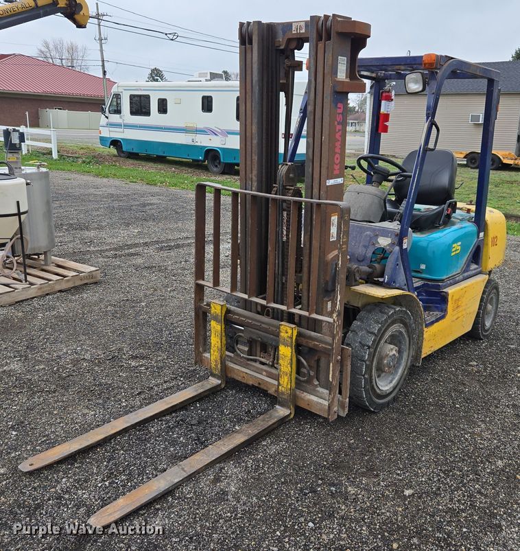Komatsu FG25T forklift - DX1542