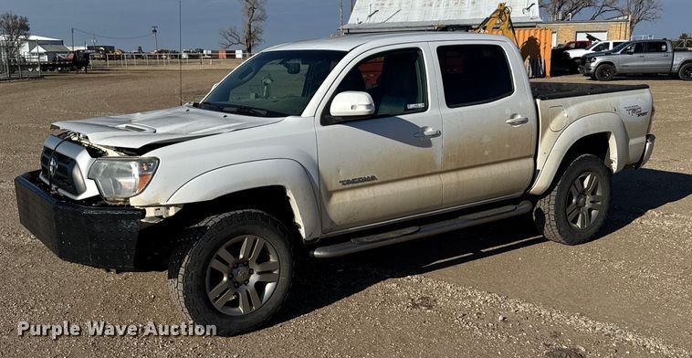 2012 Toyota Tacoma Double Cab pickup truck - DX3885