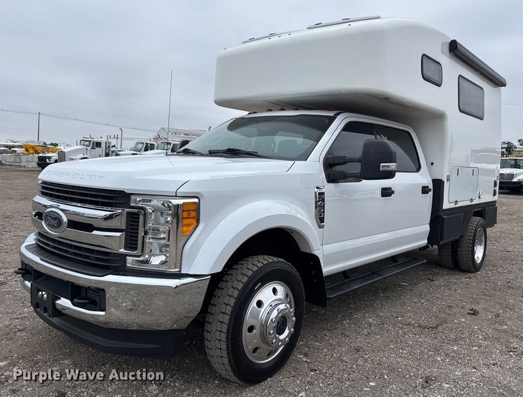 2017 Ford F450 Super Duty flatbed truck - EG2326