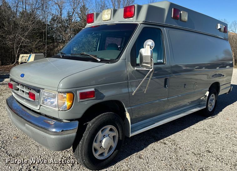 1997 Ford ambulance - EH7392