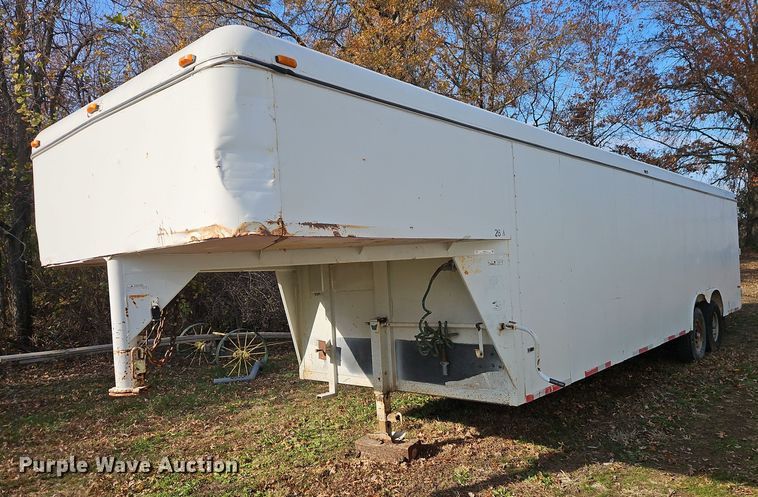 1999 CM Trailers enclosed cargo trailer - EI8612