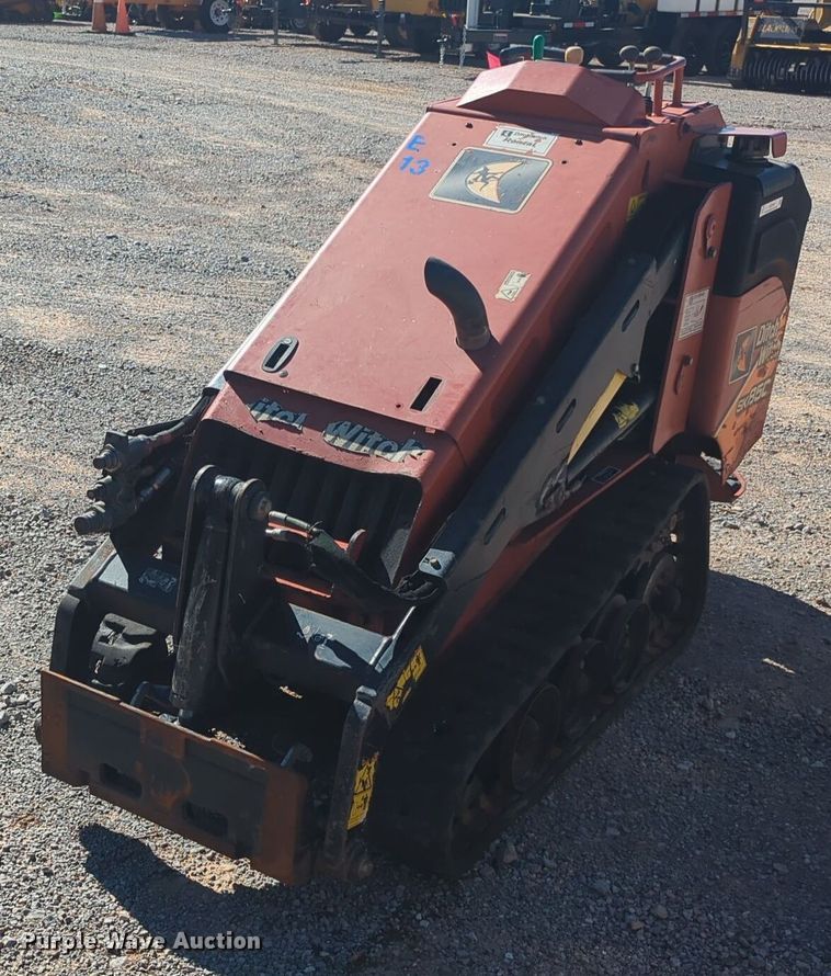 2015 Ditch Witch SK850 compact utility loader - EQ2496