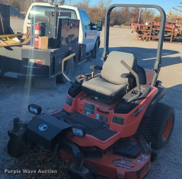2009 Kubota ZD323 ZTR lawn mower - ER4576