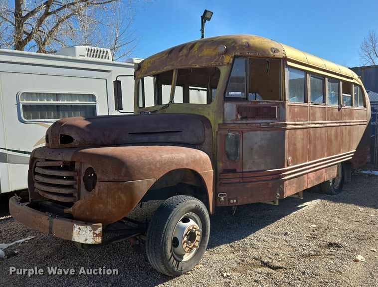 1949 Ford school bus - ER5013